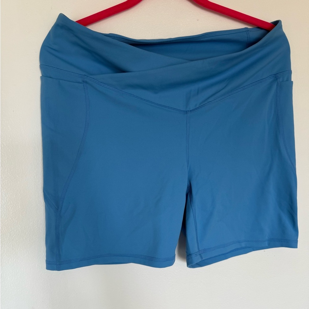 FABLETICS OASIS PureLuxe HW Crossover 6” shorts NWOT - Picture 5 of 7